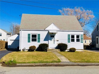 104 Champlin Place N, Newport, RI 02840