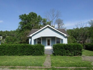 138 2nd Ave, Bellaire, OH 43906