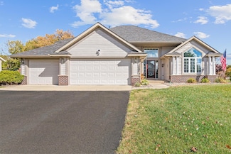16450 Griffon Ln, Lakeville, MN 55044