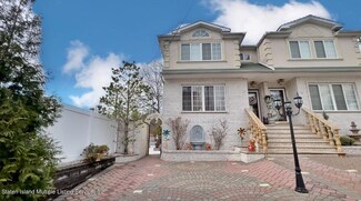 117 Ambassador Ln, Staten Island, NY 10309