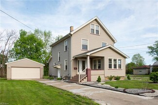 458 7th St, Struthers, OH 44471