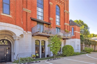 1 Pius St Unit D4, Pittsburgh, PA 15203