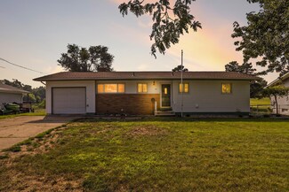 161 Cameron Dr, Battle Creek, MI 49015