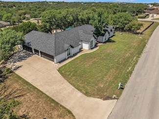 311 Diamond Oaks Dr, Hudson Oaks, TX 76087