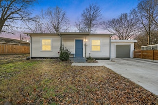 611 N Elm St, Lancaster, TX 75146
