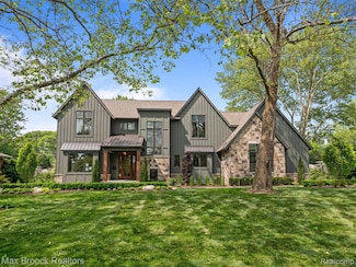 3570 Berkshire Dr, Bloomfield Hills, MI 48301