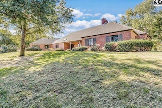 32 Linksland Dr, Hutchinson, KS 67502