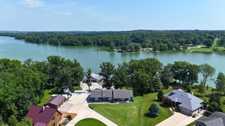4 Peach St, Loogootee, IN 47553