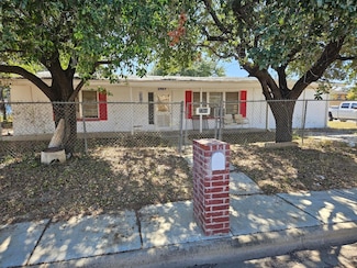 2701 E Locust St, Laredo, TX 78043