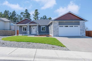 2947 Tiffany St, Medford, OR 97504