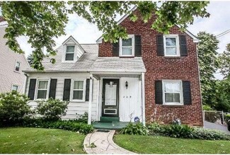 209 W Macdade Blvd, Folsom, PA 19033