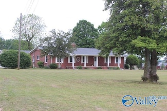 289 Thompson Ave, Rainsville, AL 35986