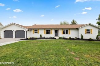 1054 Cattlemans Dr, Lenoir City, TN 37772