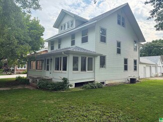 900 11th St, Onawa, IA 51040