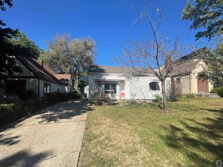 2718 SW Lee Ct, Topeka, KS 66604