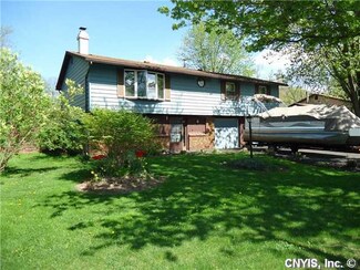 8112 Creekview Dr, Bridgeport, NY 13030