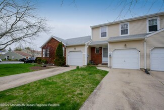 3 Redwood Dr, Eatontown, NJ 07724
