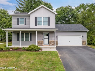 5 Heather Ln, Corinth, NY 12822