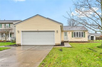 166 Findlay Ct, Elyria, OH 44035