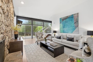 5870 Balmoral Dr, Oakland, CA 94619