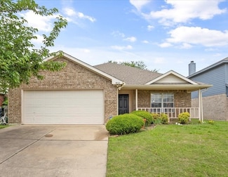 9832 Parkmere Dr, Fort Worth, TX 76108