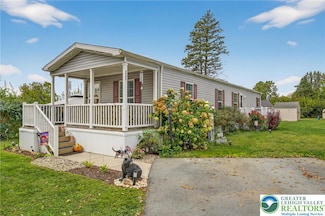 8792 Turkey Ridge Rd, Breinigsville, PA 18031