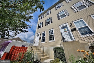 396 Delmar St, Philadelphia, PA 19128