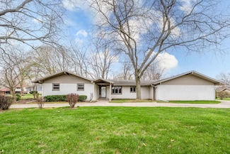 2593 Hillview Ln, Saint Joseph, MI 49085