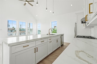1028 62nd St, Galveston, TX 77551