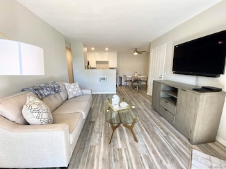1810 S El Camino Real Unit 207, Encinitas, CA 92024