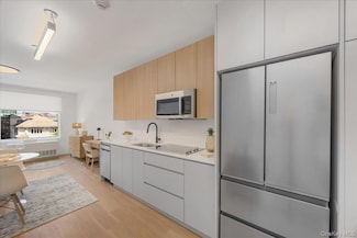 8 Chester Ave Unit 308, White Plains, NY 10601