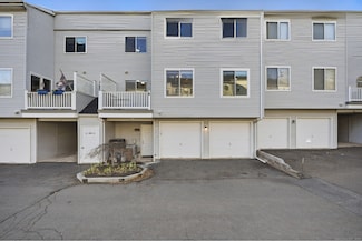 84 Staffordshire Commons Dr, Wallingford, CT 06492