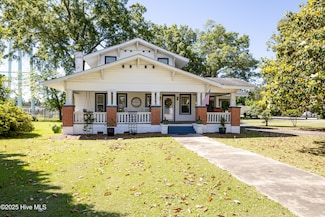 103 W Pleasant St, Roseboro, NC 28382
