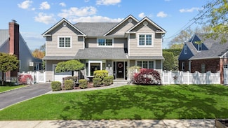 33 Donald St, East Williston, NY 11596