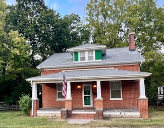 511 Bowling St, Staunton, VA 24401