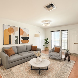 22131 Oxnard St, Woodland Hills, CA 91367