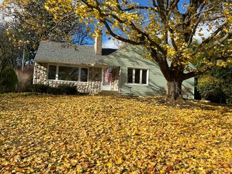 751 Old Gate Rd NW, Grand Rapids, MI 49504