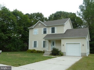 215 8th Ave, Clayton, NJ 08312