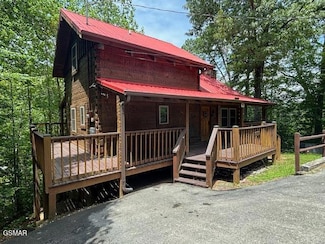 1925 Beach Front Dr, Sevierville, TN 37876
