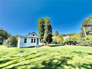 27 S Shore Rd, Little Compton, RI 02837
