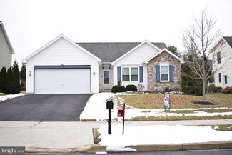 560 Farmhouse Ln, Palmyra, PA 17078