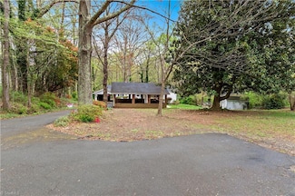 3825 Old Hollow Rd, Kernersville, NC 27284