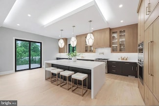 1052 Balls Hill Rd, McLean, VA 22101