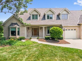 4300 Lone Tree Ct, Naperville, IL 60564
