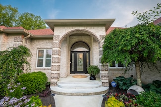 8703 Gordonshire Dr, Indianapolis, IN 46278