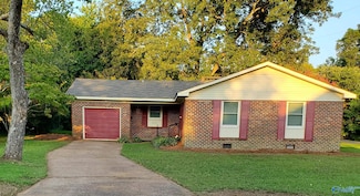 507 S Kyle St, Scottsboro, AL 35768