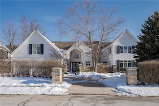 19486 Frazier Dr, Rocky River, OH 44116