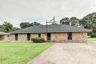 107 Kentwood Dr, Carencro, LA 70520