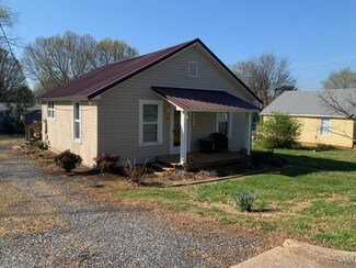319 W 21st St, Newton, NC 28658
