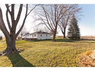 4021 Old Ferry Rd, Palo, IA 52324
